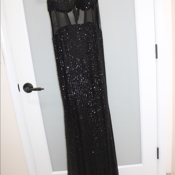 Beautiful black sequin dress - Picture 5 of 6